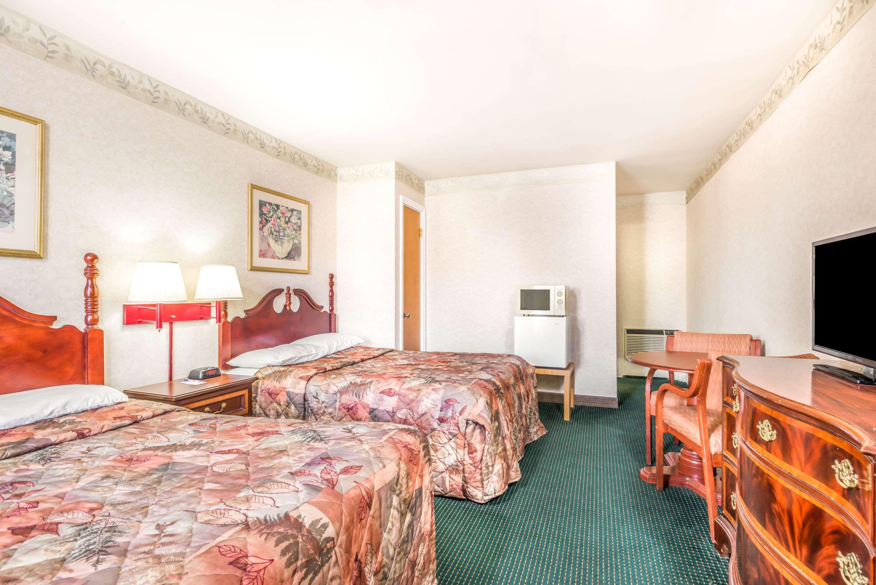 Knights Inn Lenox Luaran gambar