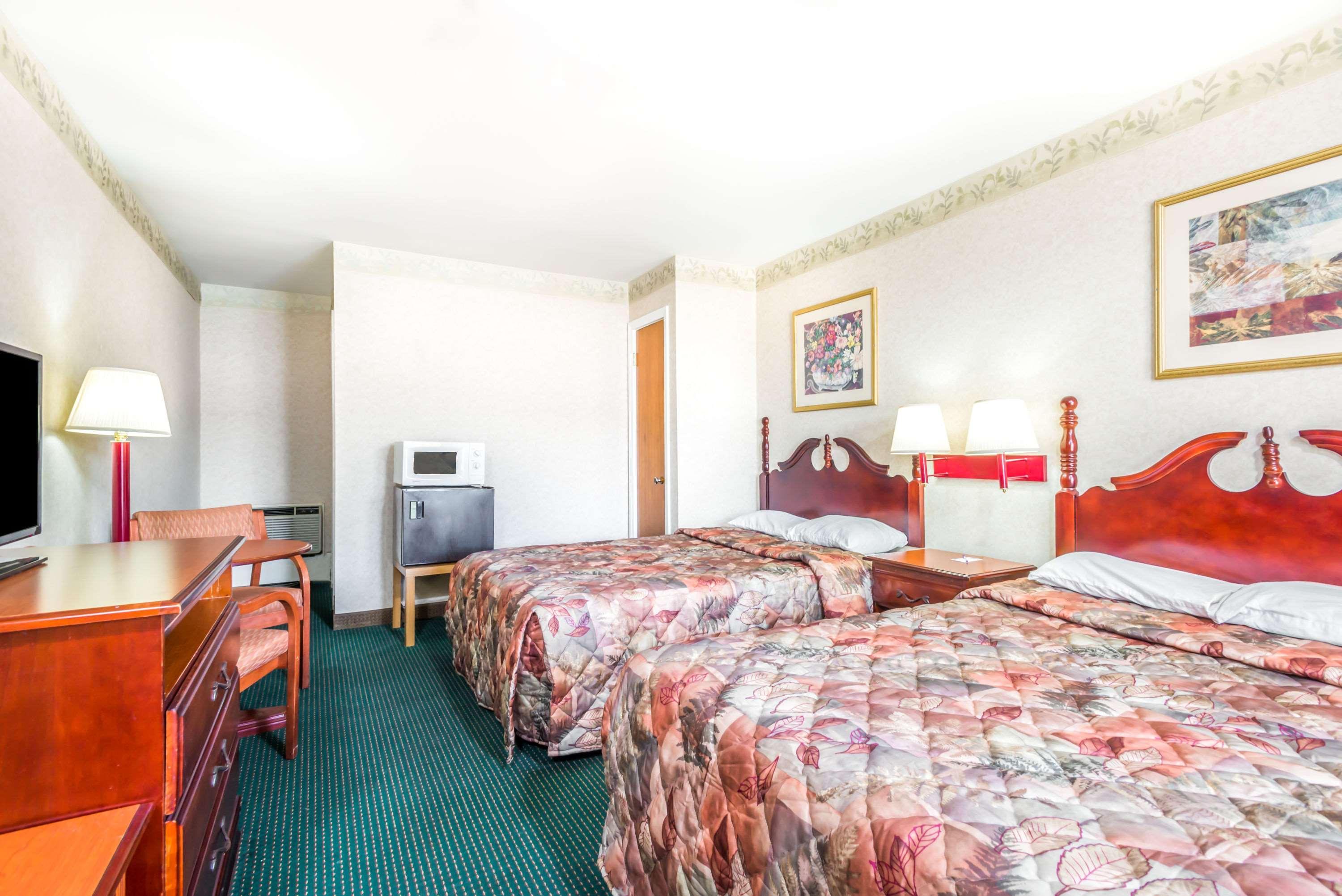Knights Inn Lenox Luaran gambar